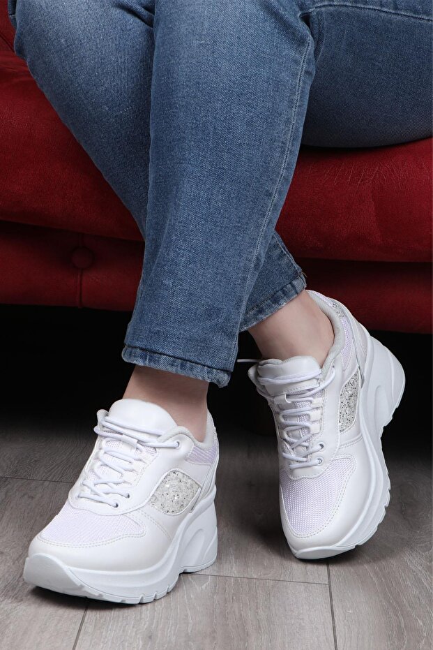 185 White Women's Sports Sneaker