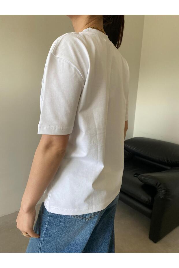 تي شيرت أبيض بياقة دائرية - 3
