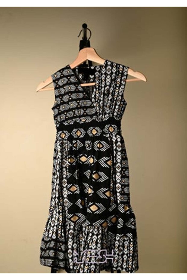 جلابية اطفال بطبعات ذهبي وابيض Children's Jalabiya with Gold and White Prints