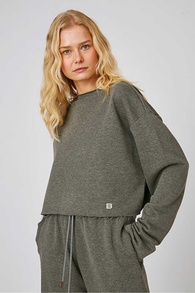 Kayık Yaka Crop Sweatshirt - 2