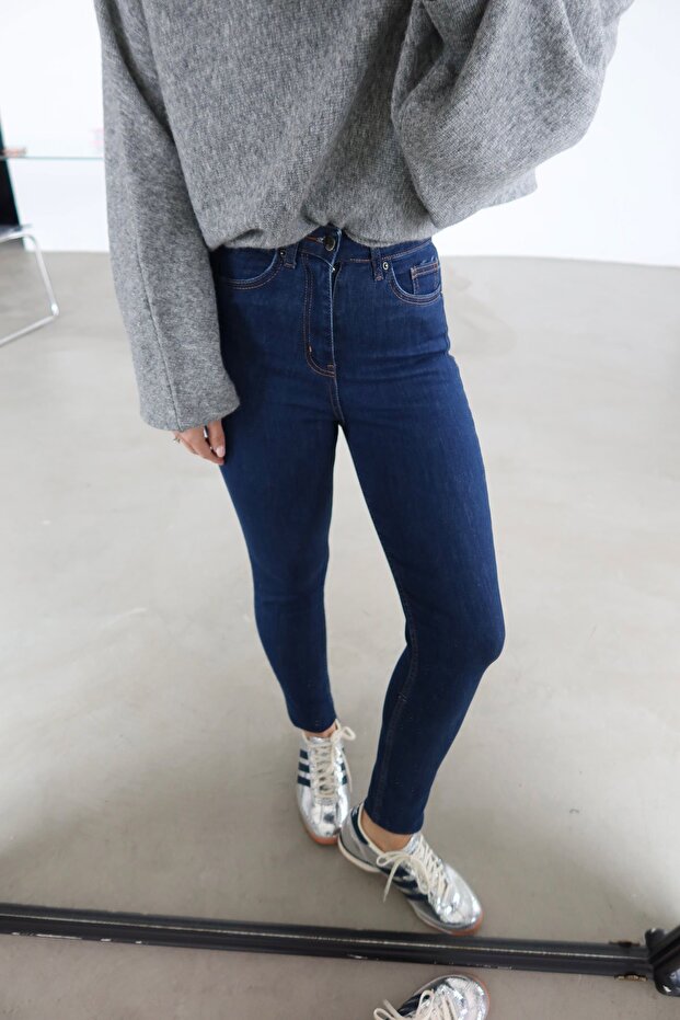 Basic Skinny Jeans - 3