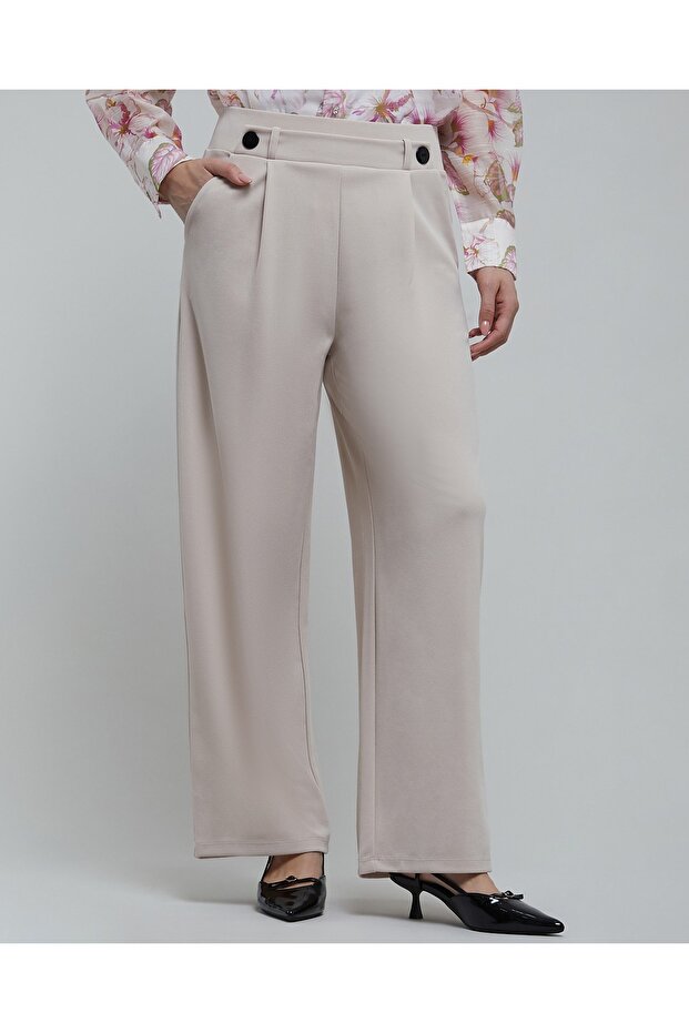 Solid Wide Leg Trousers With Button Closure - 1
