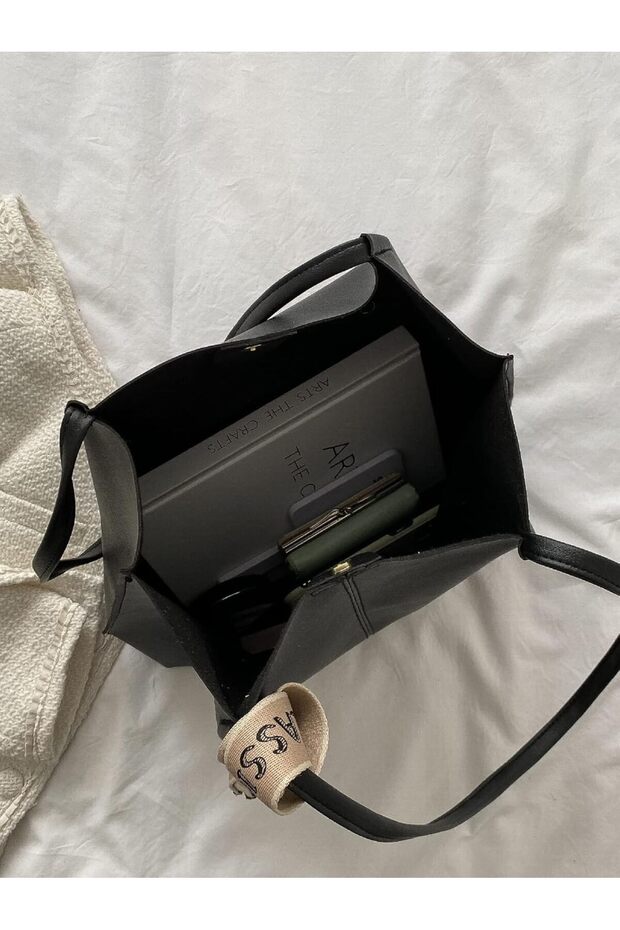 حقيبة كتف كبيرة وأنيقة - 3