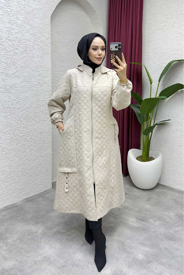 Women's Detachable Hooded Quilted Coat with Side Pockets