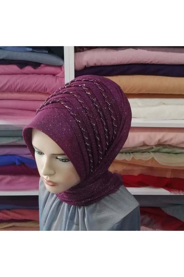 Plum Glitter Detailed Model with Embellishments