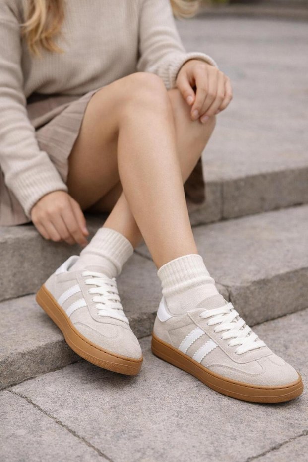 Women's Daily Thermo Sole Stitched Side Stripe Sports Shoes