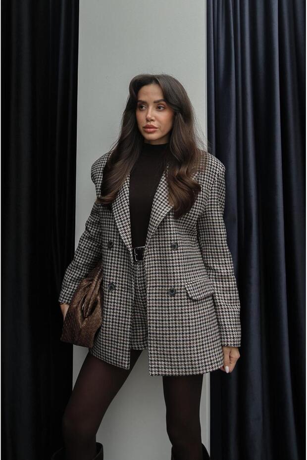 Mink kockás kétsoros kabát és rövidnadrág szett - 3