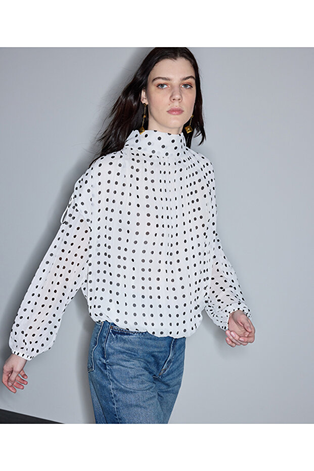 بلوزة شيفون بنمط منقط - 2