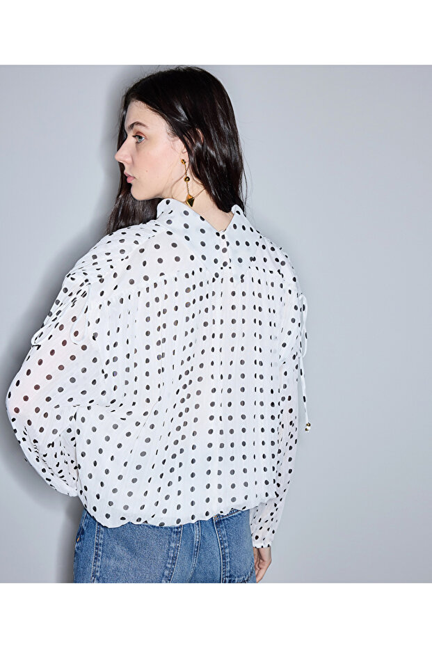 بلوزة شيفون بنمط منقط - 7
