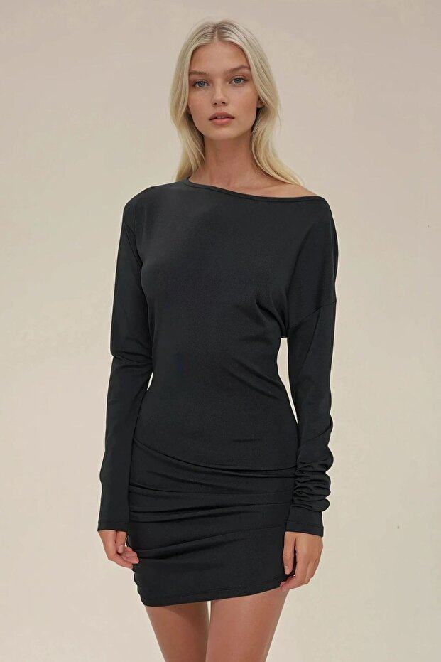 Rochie mini mulată cu decolteu tip barcă - 1