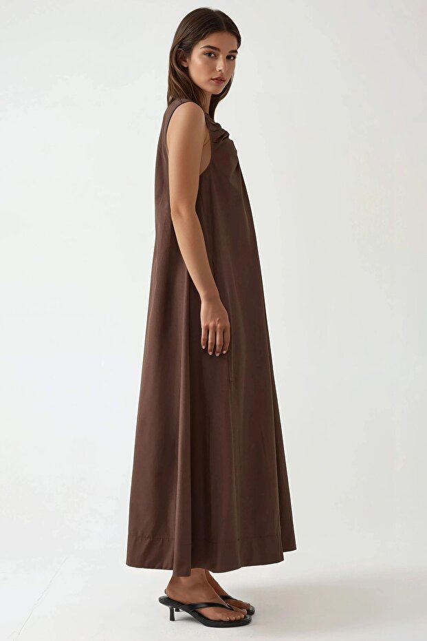 Rochie maxi cu guler în U - 3