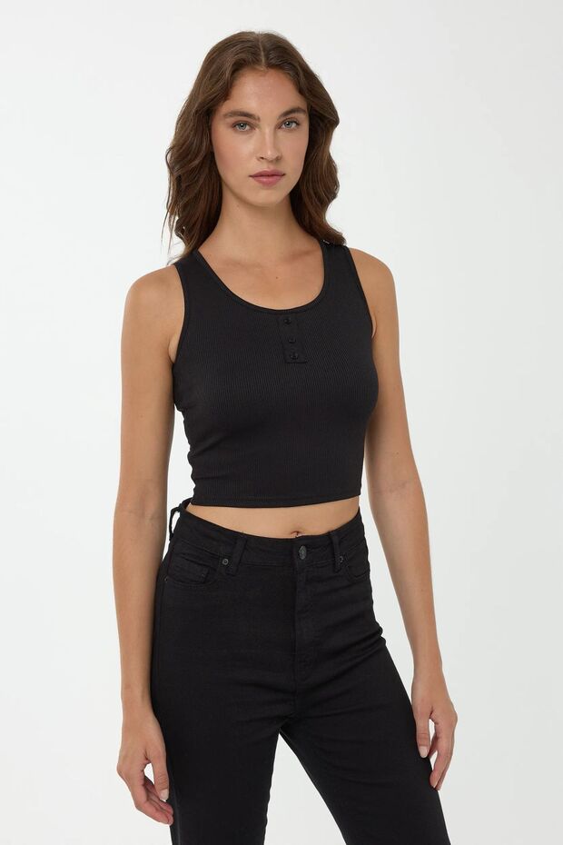 Düğme Detaylı Crop Üst - 4
