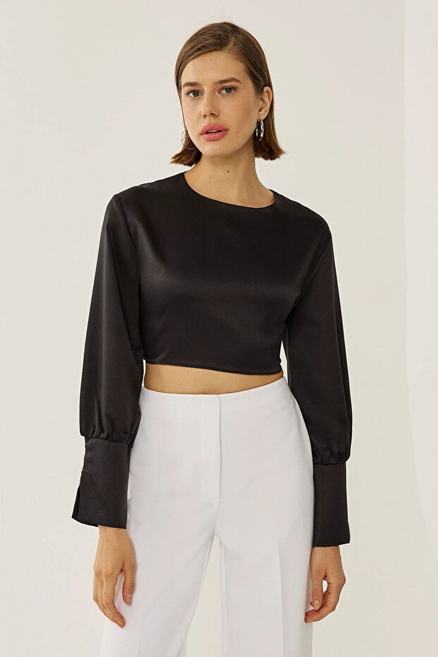 Half Turtleneck Open Back Blouse - 4