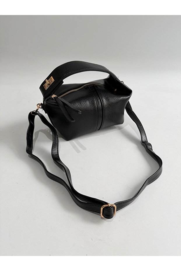Adriana Model Hand and Women's Shoulder Bag Plain Black