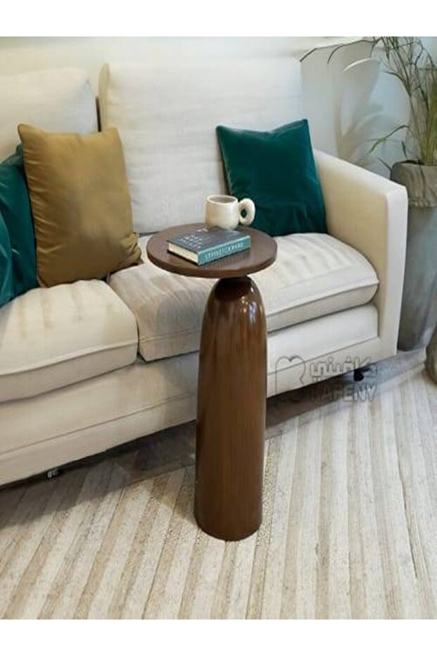 طاولة خدمة جانبية معدنية بسطح زجاج – تصميم مودرن أنيق