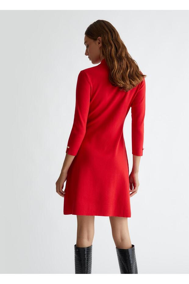Kırmızı Elbise - 2