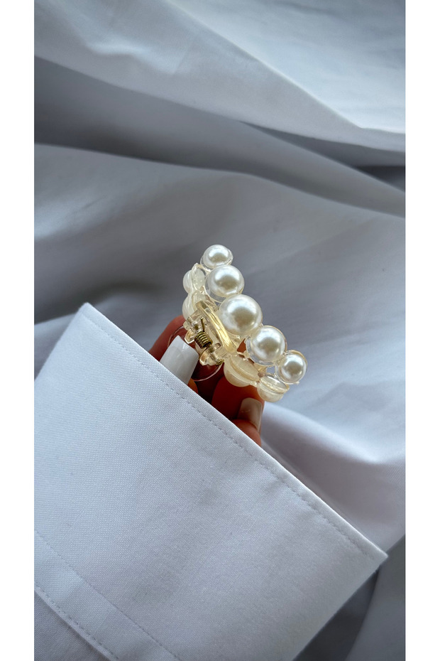 Pearl Latch Buckle Medium Size
