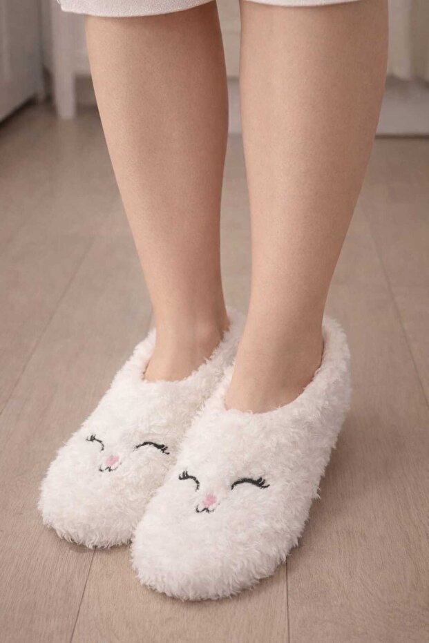 Self-Patterned Soft Home Booties - 1