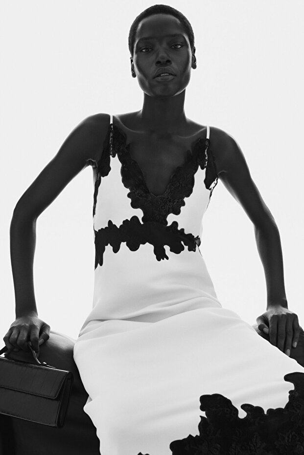 Dantel Şeritli ve Askılı Elbise - 1