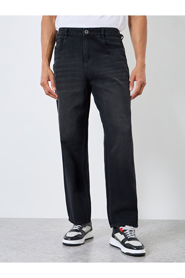 Men Black Dark Wash Loose Fit Jeans
