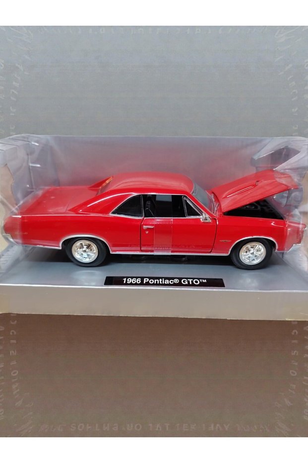 Collectible 1:25 Classic American Cars 1966 Pontiac Gto
