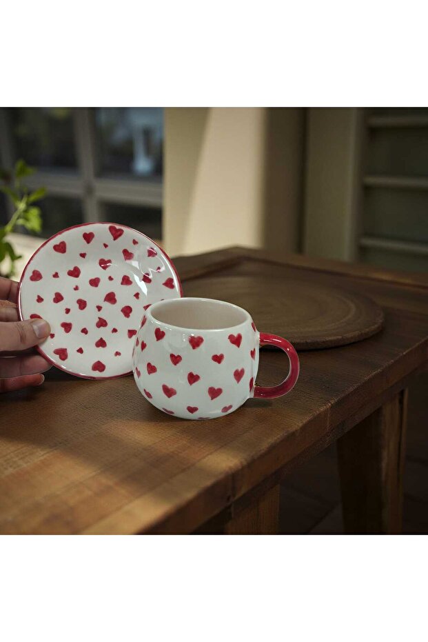 كوب قهوة بنقشة قلب - 3