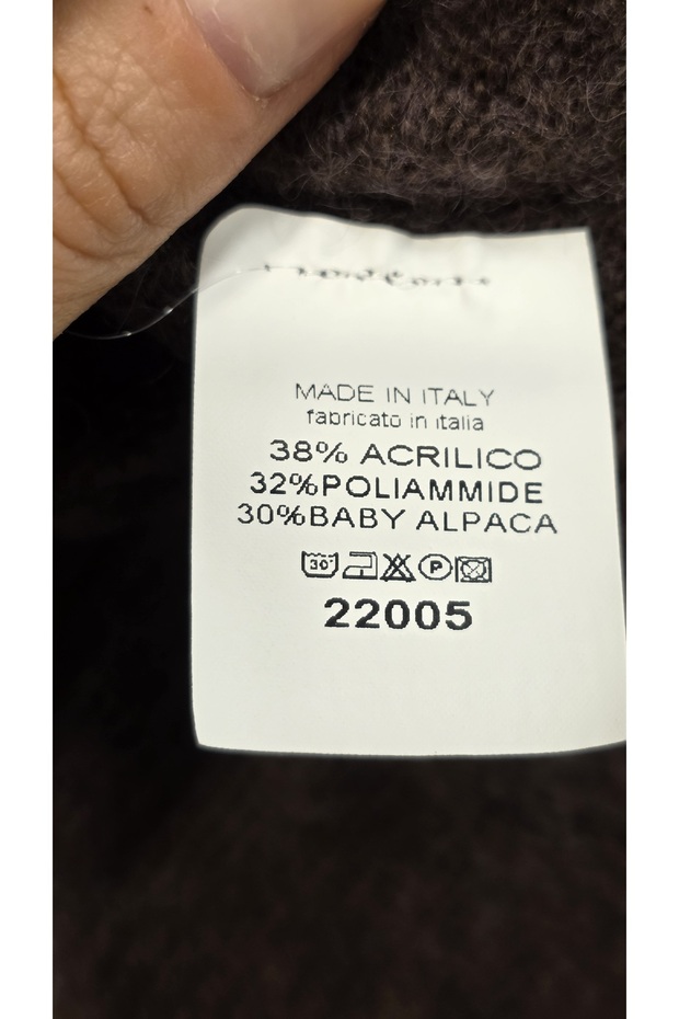 سترة من صوف الألبكا بنمط قلب مزينة بالترتر - 5