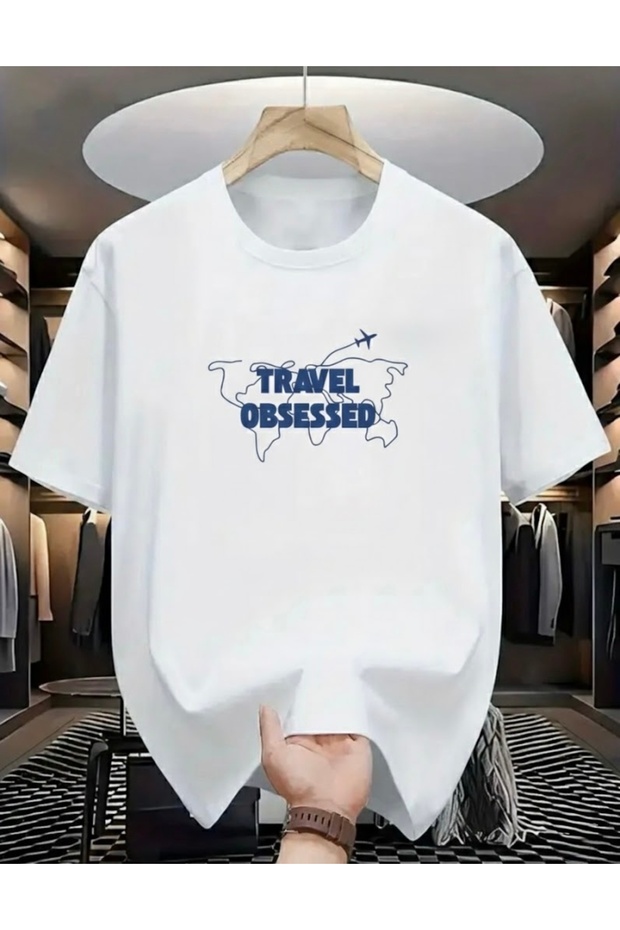 تي شيرت رجالي ذو ياقة دائرية كبير الحجم مطبوع عليه تصميم TRAVEL