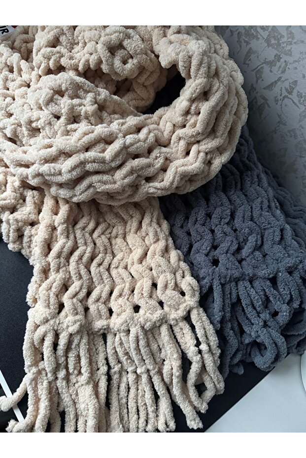 Puffy 100% Hand Knitted Pinterest Model Scarf
