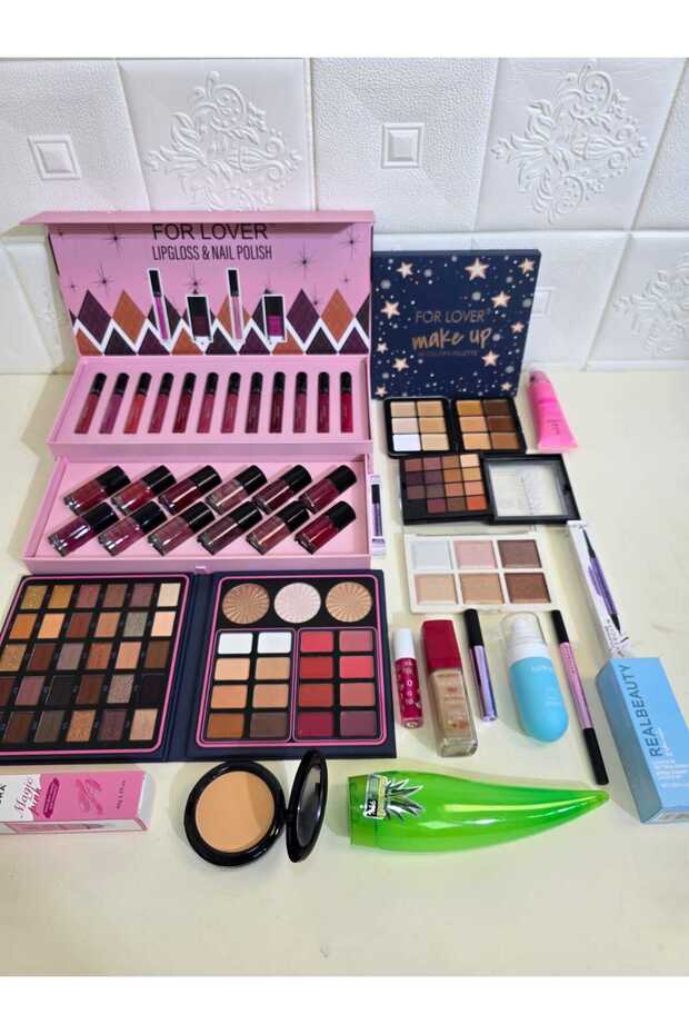 مجموعه مكياج باصناف مميزة - 1