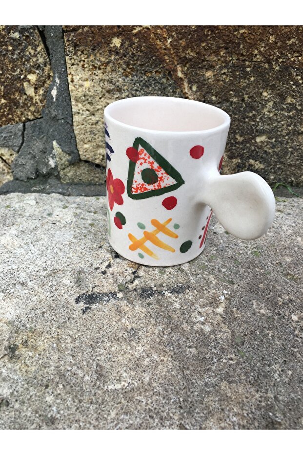 فنجان قهوة مصنوع يدويًا من السيراميك بنقوش مميزة - 4