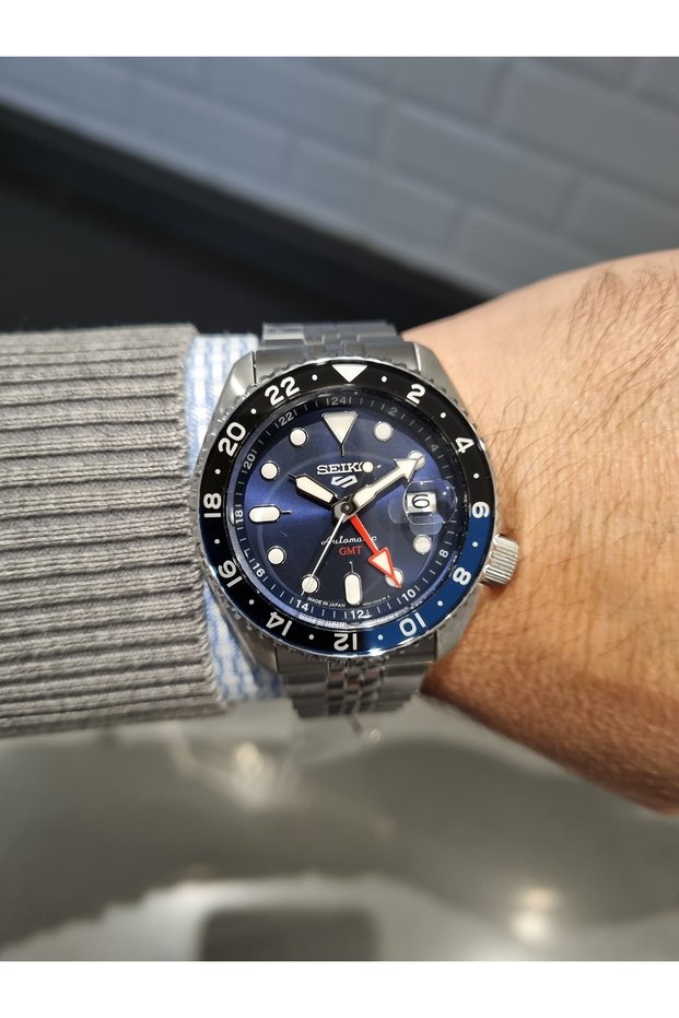 Navy Blue Dial Japanese Made Gmt Calendar Men's Wristwatch 10 Atm Water Resistant