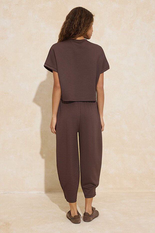 Kahverengi Oversize Dikiş Detaylı Dar Paça Soft Touch Örme Alt-Üst Takım TWOSS26AU00036 - 3