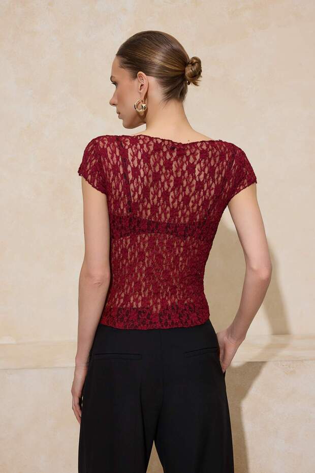 Bordo Fitted/Vücuda Oturan Kayık Yaka Kısa Kollu Dantel Örme Bluz TWOSS26BZ00185 - 4