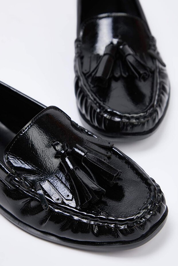 Siyah Püskül Detaylı Kadın Loafer TAKSS26LA00005 - 1