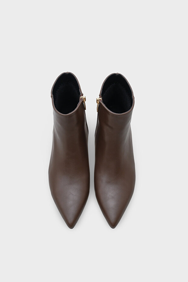 Essie Kadın Bot - 6