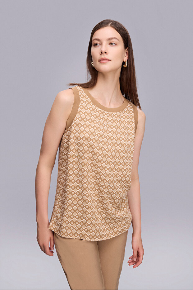 2048-1 بلوزة بنمط هندسي - 1