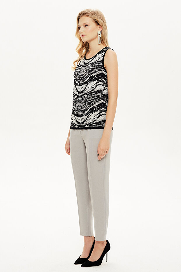 Jakarlı Kolsuz Triko Bluz - 2