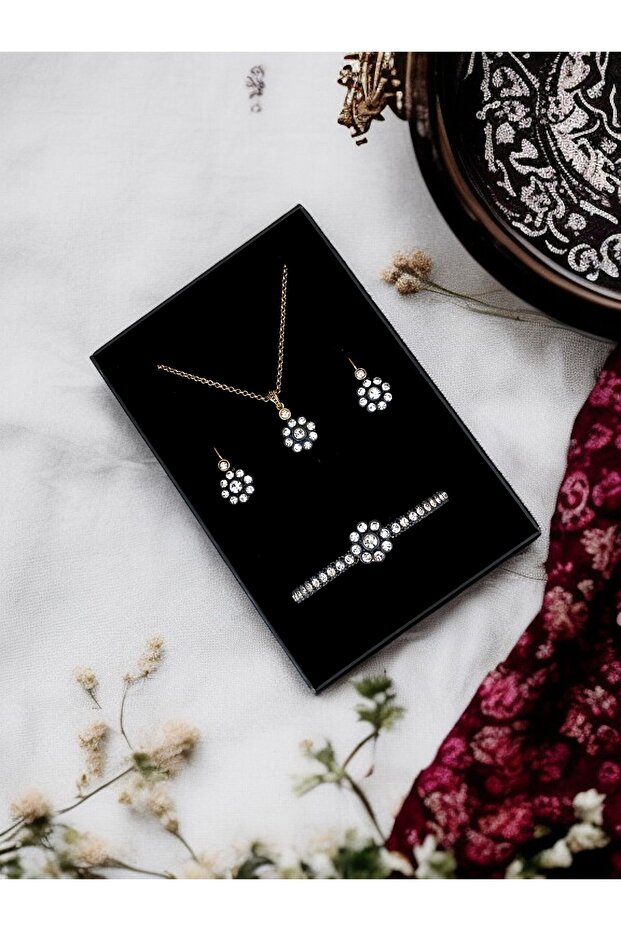 مجموعة نمط زهرة الأقحوان من حجر الزركون - 3