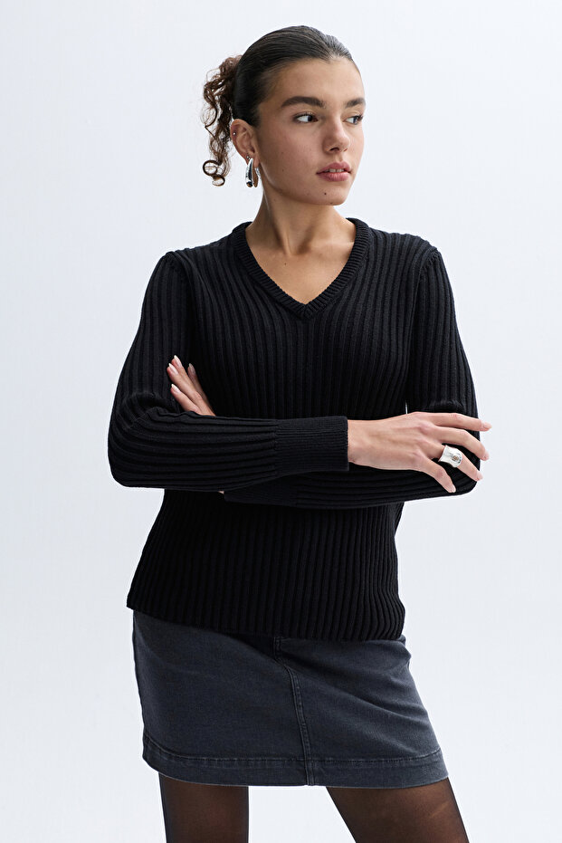 سترة متماسكة على شكل حرف V - 1