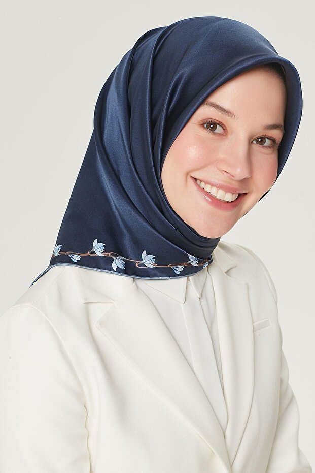 وشاح حريري من سلسلة نوستالجيا 8553-80NS