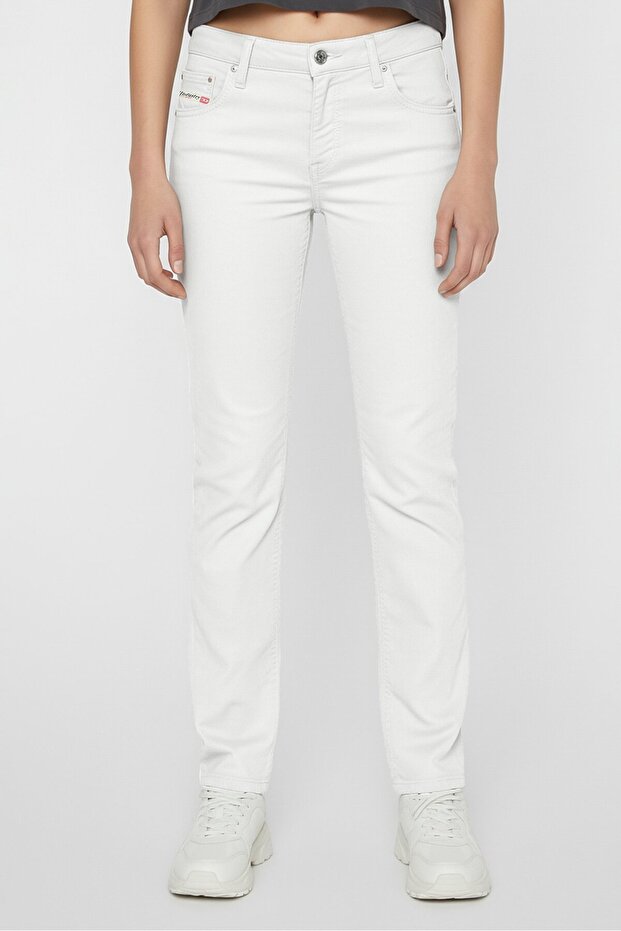 Women Regular Fit Solid Krailey Jeans, Off White