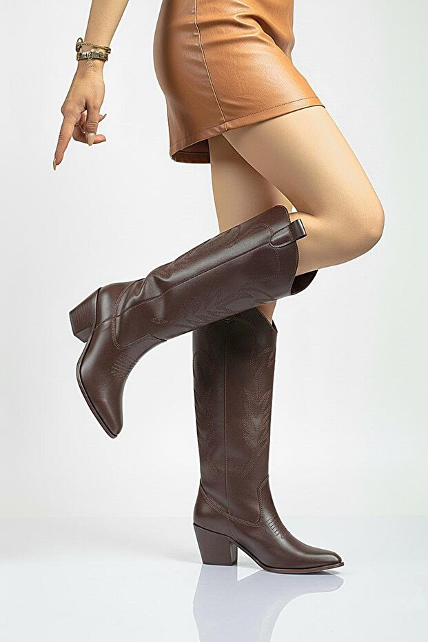 Large size women's cowboy boot 41-42-43-44 coffee skin