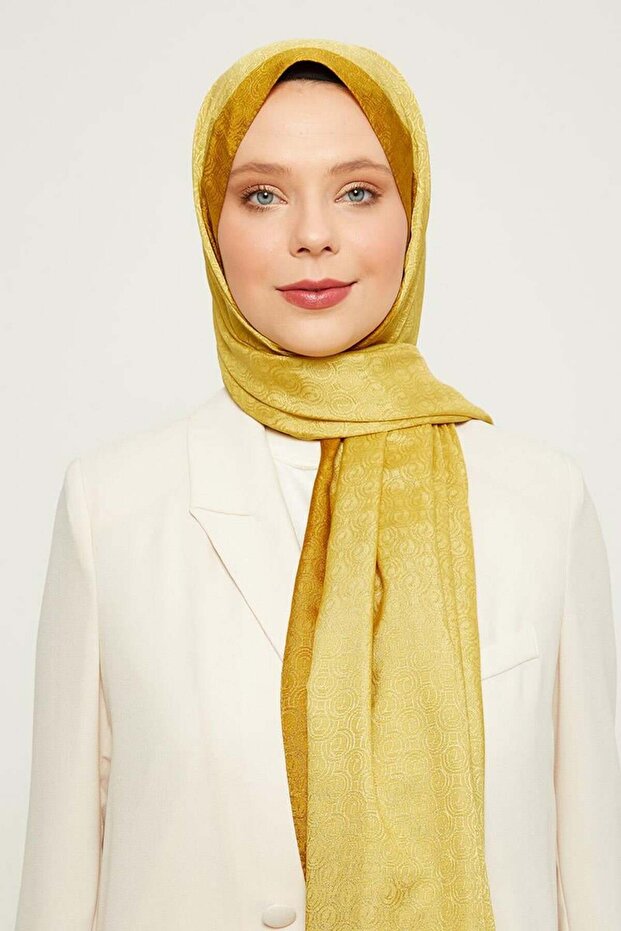 شال مونوغرام بنمط حلقة خضراء زيتية - 1