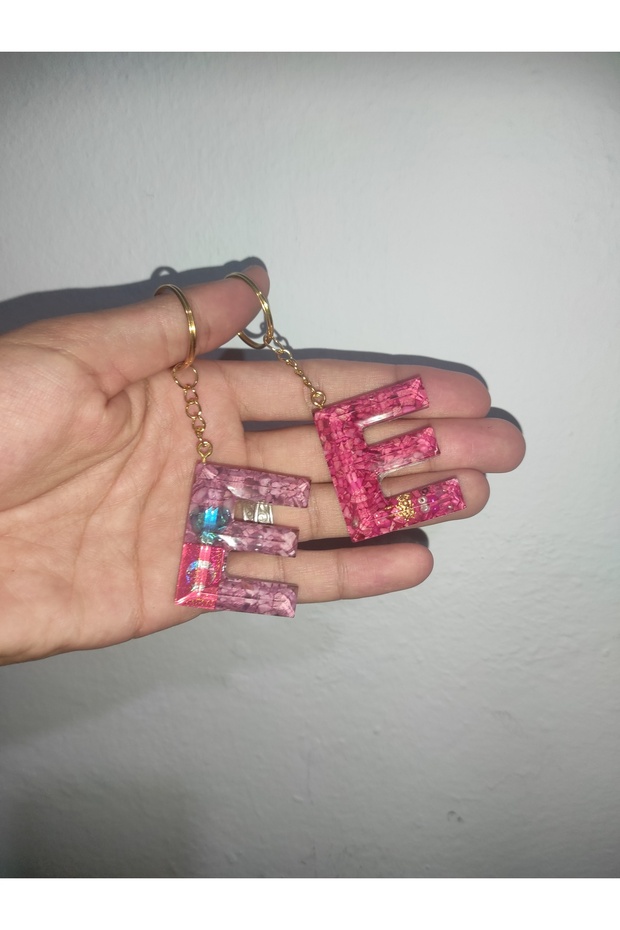 سلسلة مفاتيح على شكل حرف "E" من الإيبوكسي - موضوع هدية - 4