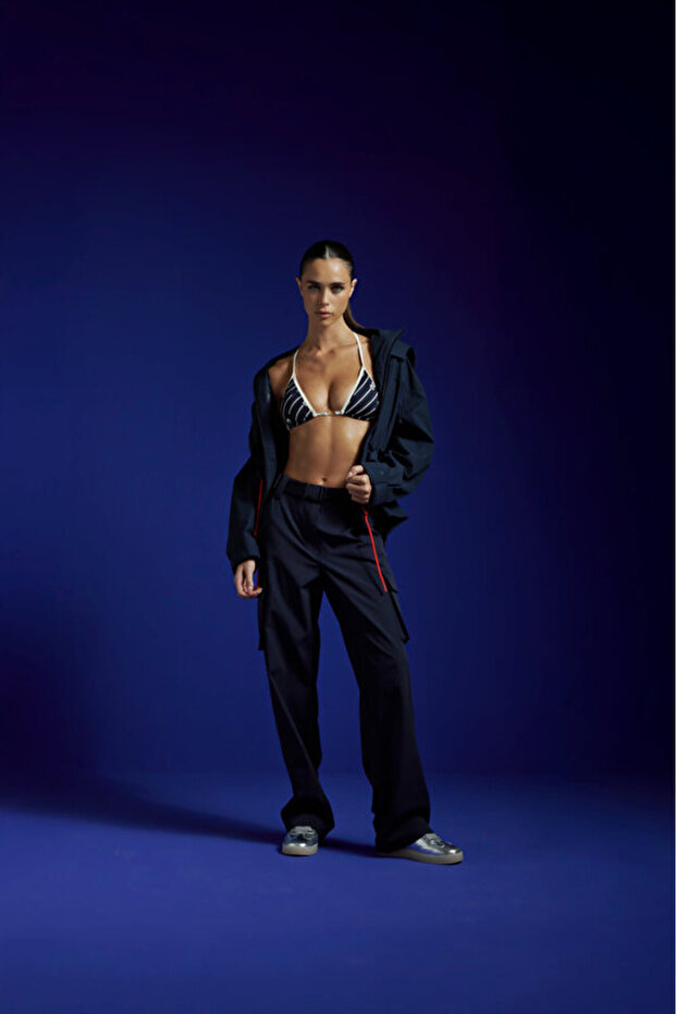 Guessxns Women's Relaxed Fit Pants