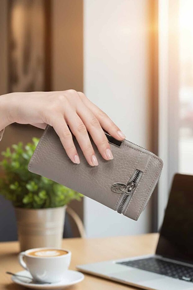 Women's Wallet - Multi-Compartment Sporty Stylish Design Faux Leather Vy010