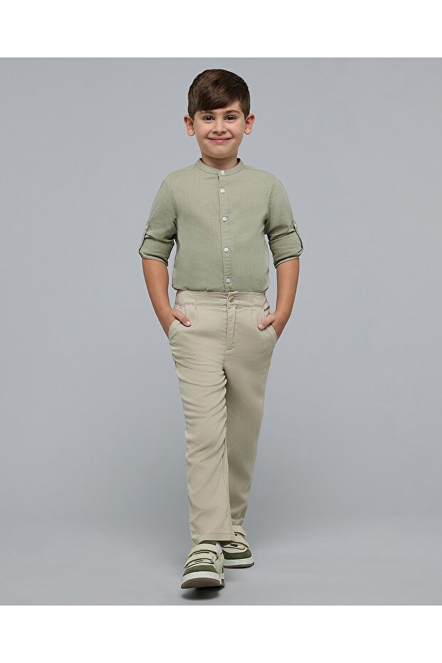 Solid Regular Fit Pants With Button Closure - 2