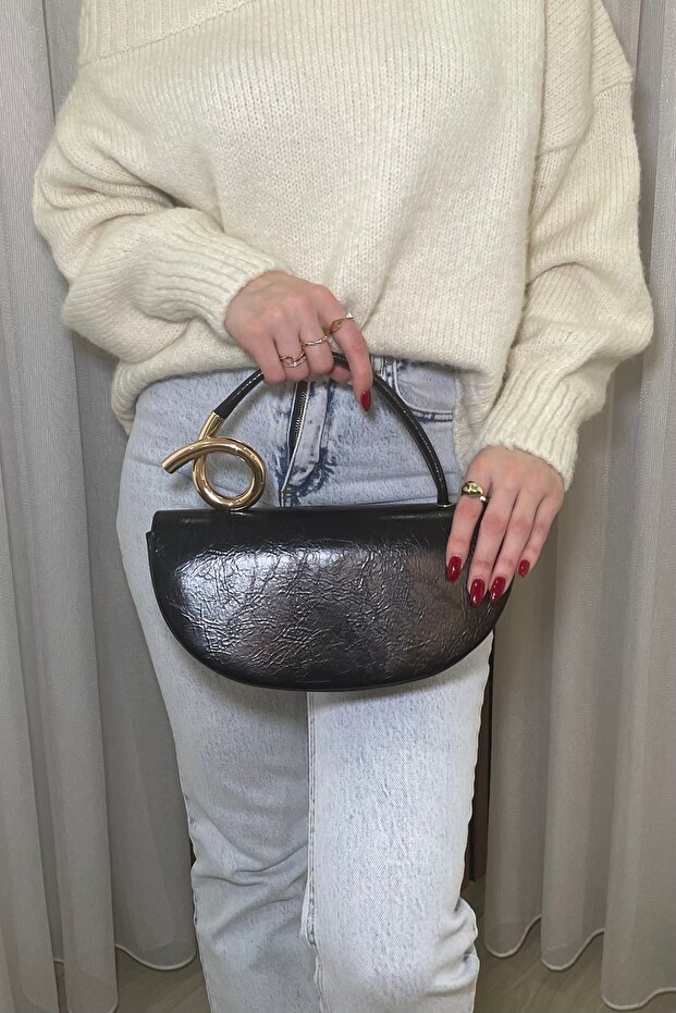 Women's Black Handbag - with Gold Accessories and Chain Strap - Fibag