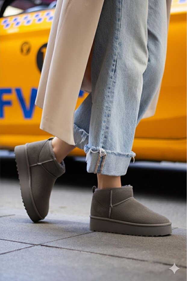 Women's Boots with Fur Inside, Winter Thick-Soled Gray Boots, Daily Casual